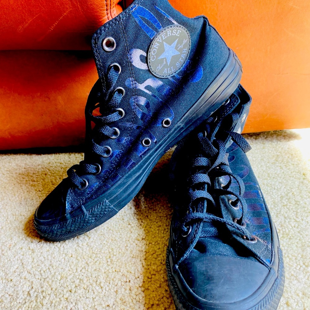 Women’s Black High Top Converse. Size 9. Monochromatic Converse Logo.